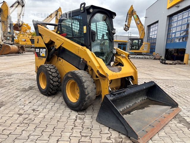 Cat 262D - Mini yükleyici: fotoğraf 3 Cat 262D - Mini yükleyici: fotoğraf 3
