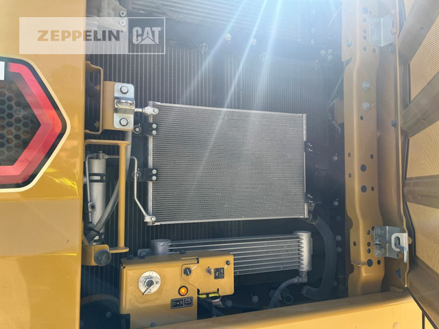 Paletli ekskavatör Cat 323-07D: fotoğraf 21