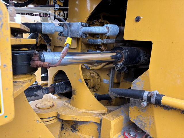 Tekerlekli yükleyici Cat 972M: fotoğraf 16