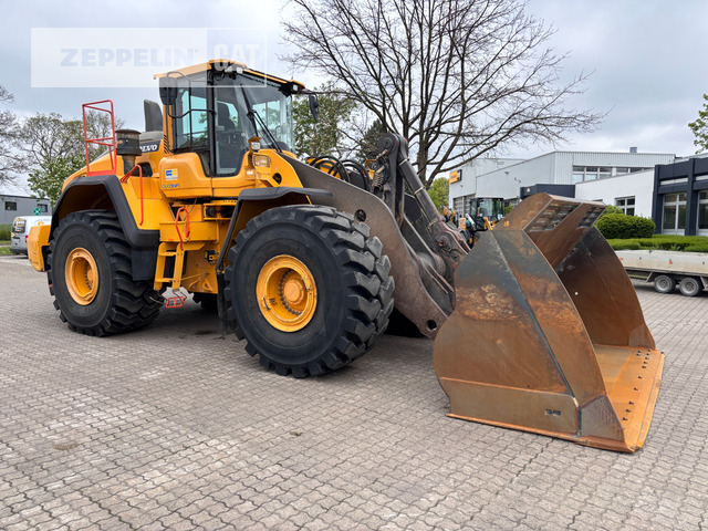 Volvo L220H - Tekerlekli yükleyici: fotoğraf 2 Volvo L220H - Tekerlekli yükleyici: fotoğraf 2
