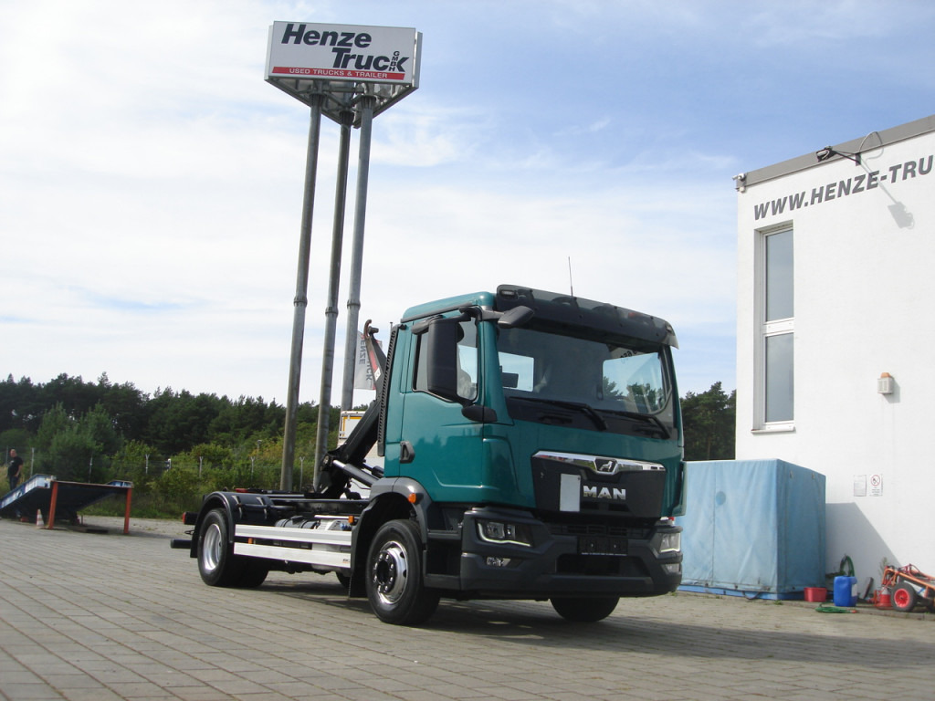MAN TG-M 15.250 BL Abrollkipper - Kancalı yükleyici kamyon: fotoğraf 1 MAN TG-M 15.250 BL Abrollkipper - Kancalı yükleyici kamyon: fotoğraf 1