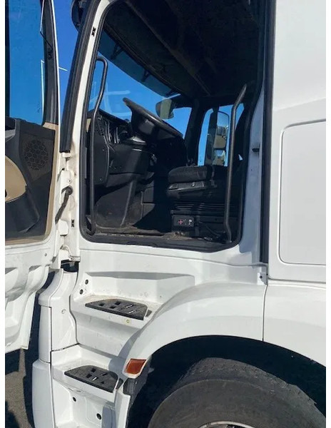 Mercedes-Benz Actros 1840 stream space cabine met spoilers fenders en zonneklep - Çekici: fotoğraf 3 Mercedes-Benz Actros 1840 stream space cabine met spoilers fenders en zonneklep - Çekici: fotoğraf 3