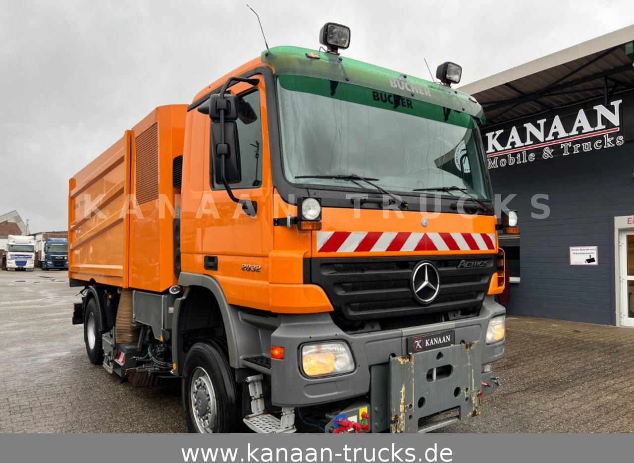 Mercedes-Benz 2032 Actros 4x4 Bucher STKF 9500 AIRPORT KLIMA - Yol süpürme aracı: fotoğraf 1 Mercedes-Benz 2032 Actros 4x4 Bucher STKF 9500 AIRPORT KLIMA - Yol süpürme aracı: fotoğraf 1