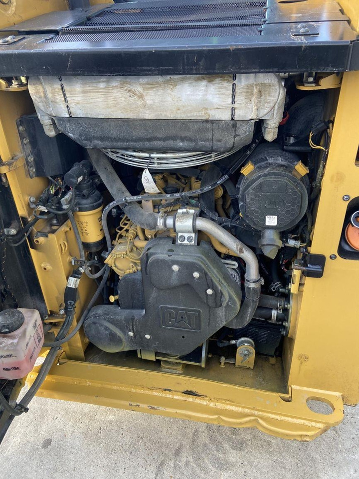 CAT 226 D3 (5867) - Mini yükleyici: fotoğraf 5 CAT 226 D3 (5867) - Mini yükleyici: fotoğraf 5