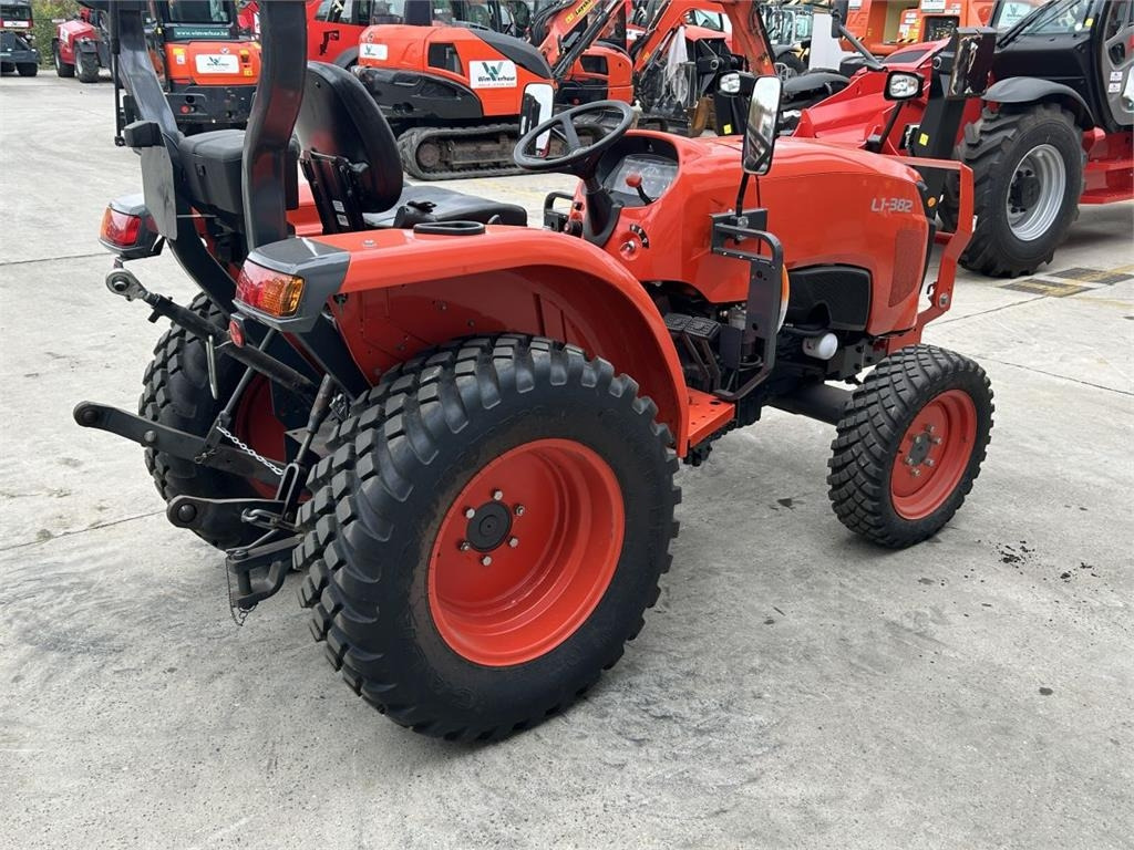 Kubota L1-382 (7325) - Belediye traktör: fotoğraf 4 Kubota L1-382 (7325) - Belediye traktör: fotoğraf 4