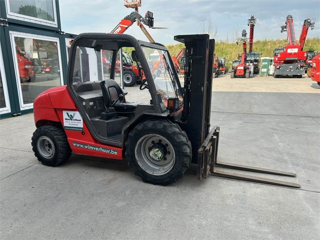 Manitou MH25-4 - Arazi tipi forklift: fotoğraf 2 Manitou MH25-4 - Arazi tipi forklift: fotoğraf 2