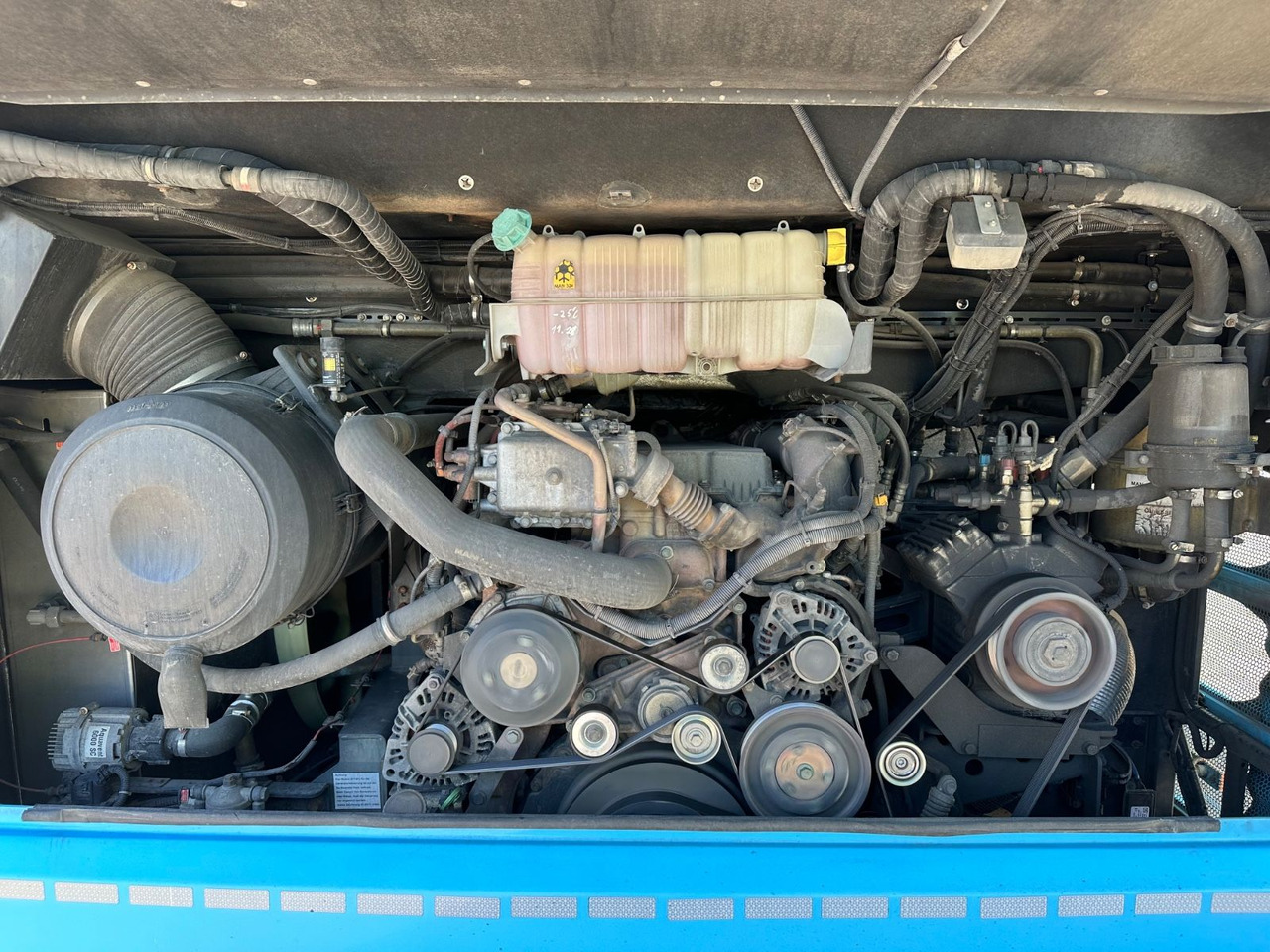 MAN R08 Lions Coach L (60 Sitze*Schalt) - Turistik otobüs: fotoğraf 3 MAN R08 Lions Coach L (60 Sitze*Schalt) - Turistik otobüs: fotoğraf 3