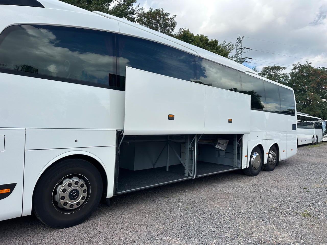 Mercedes-Benz Travego O580 16 RHD-M (LuxLine*Euro 6*TOP*DE) - Turistik otobüs: fotoğraf 4 Mercedes-Benz Travego O580 16 RHD-M (LuxLine*Euro 6*TOP*DE) - Turistik otobüs: fotoğraf 4