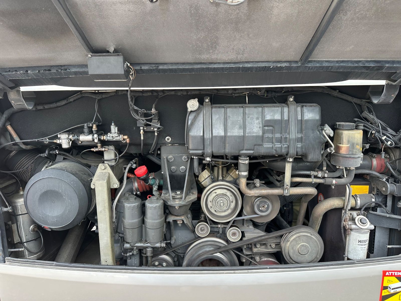 Setra S 415 UL GT (Motor neu*TOP) - Şehirlerarası otobüs: fotoğraf 4 Setra S 415 UL GT (Motor neu*TOP) - Şehirlerarası otobüs: fotoğraf 4