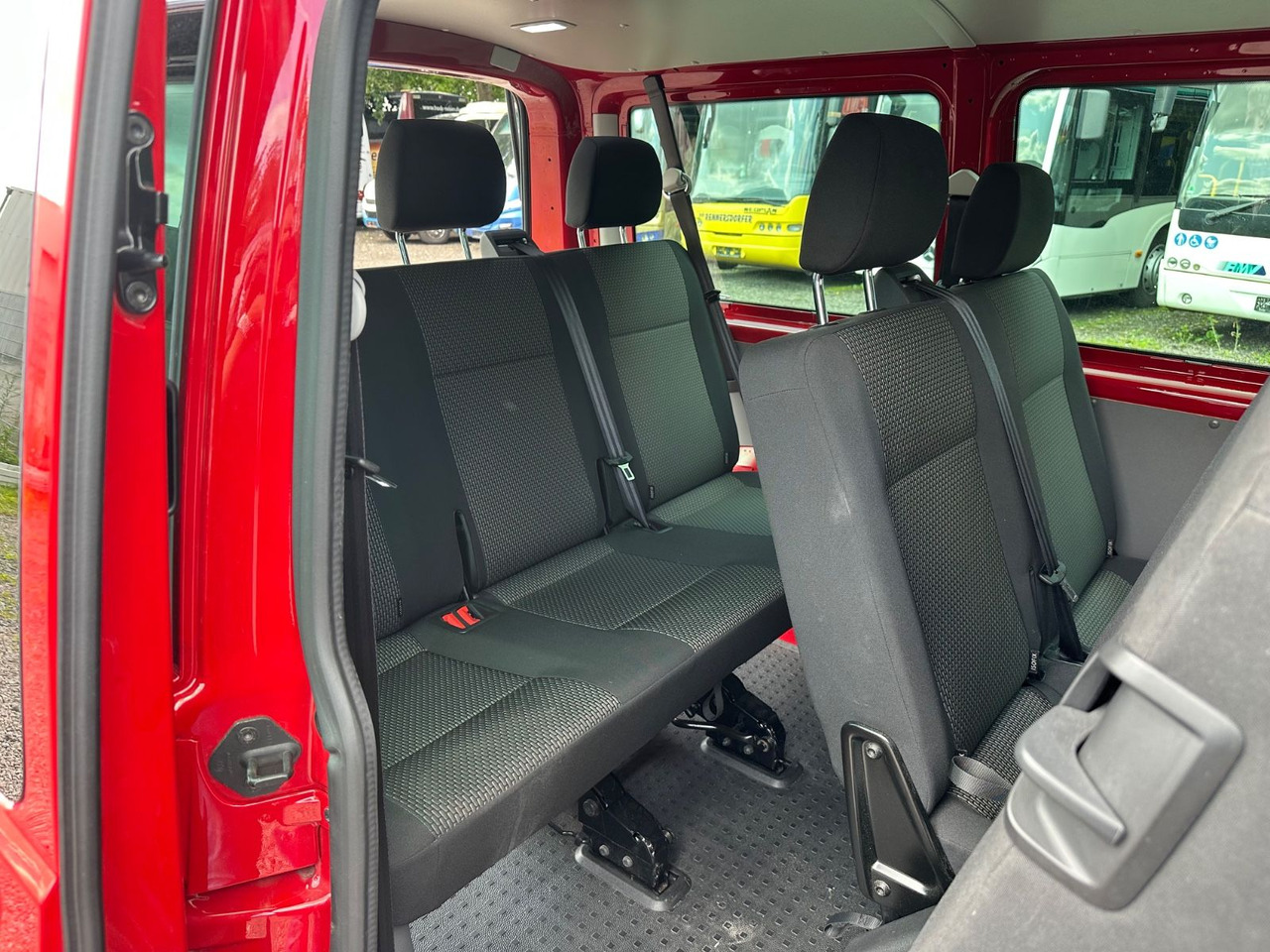 Volkswagen T6 Kombi (PDC Hi*ACC*StandHz*9 Sitzer*AC) - Minivan: fotoğraf 5 Volkswagen T6 Kombi (PDC Hi*ACC*StandHz*9 Sitzer*AC) - Minivan: fotoğraf 5